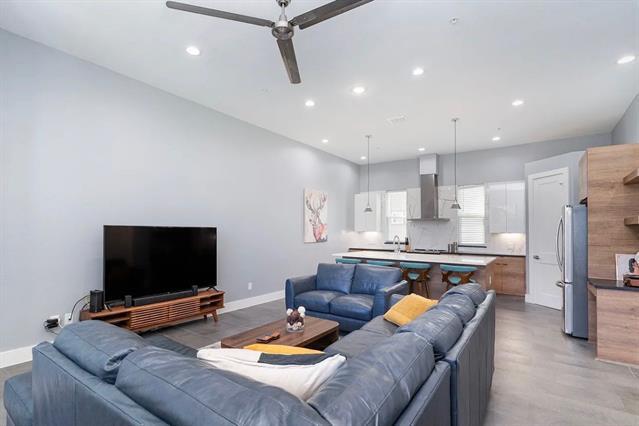 Building Photo - 2239 Lovedale Ave