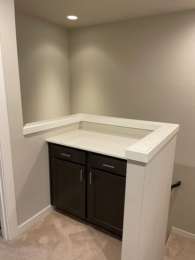 Building Photo - Stunning 3 bedroom 2.5 bathroom Townhome in Bothell!