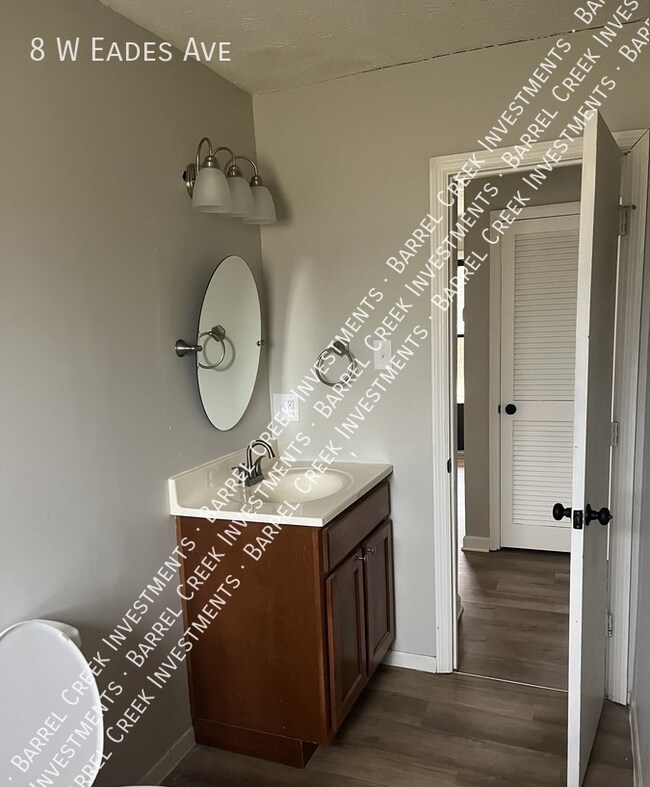 Building Photo - 8 W Eades Ave