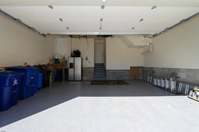 Building Photo - 9416 Amherst Ave