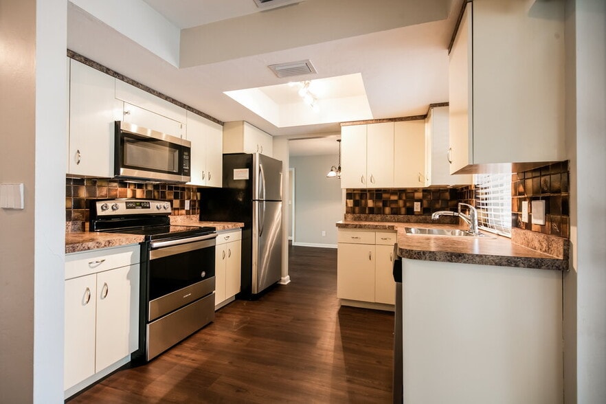 Building Photo - 2261 SE 28th St