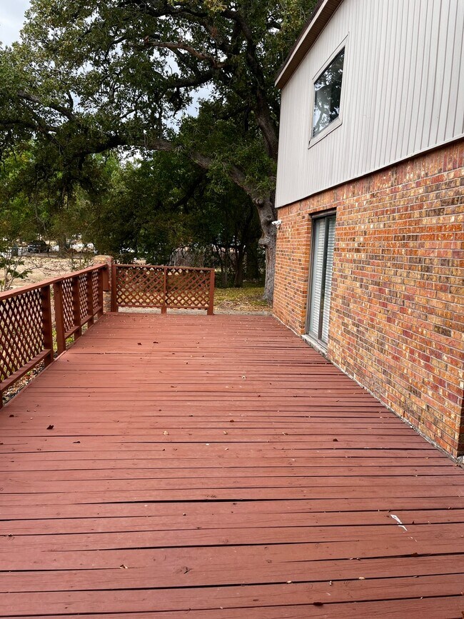 Building Photo - 2600 Arbor Dr