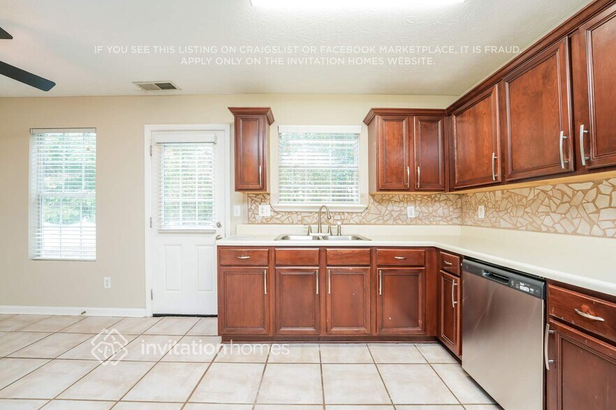 Building Photo - 6699 Princeton Park Ct