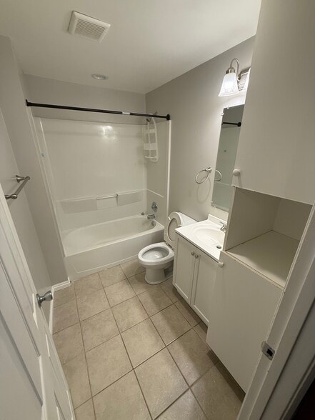 Building Photo - 7928 S DA VINCI DR