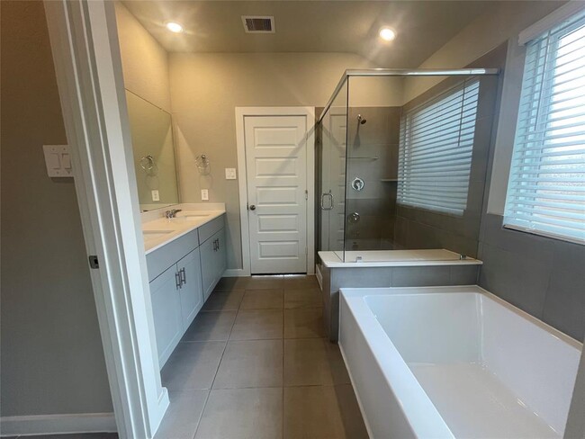 Building Photo - 6406 Brazos Trl Dr