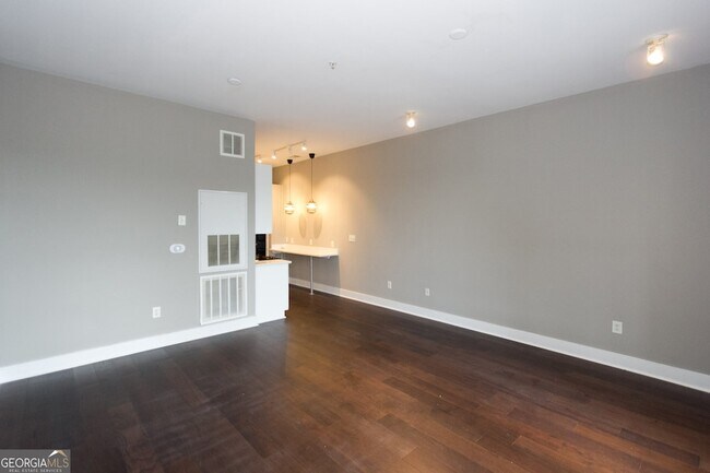 Building Photo - 1195 Milton Terrace SE