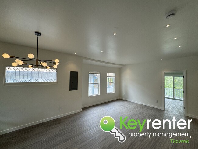 Building Photo - One of a Kind Remodeled House in Tacoma!