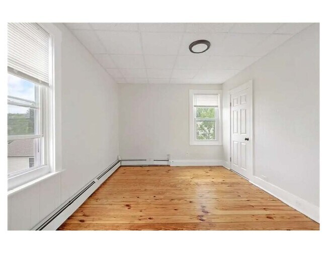 Building Photo - 411 Rathbun St