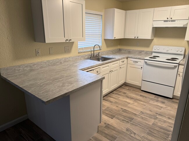 Building Photo - 13770 Bottlebrush Ct