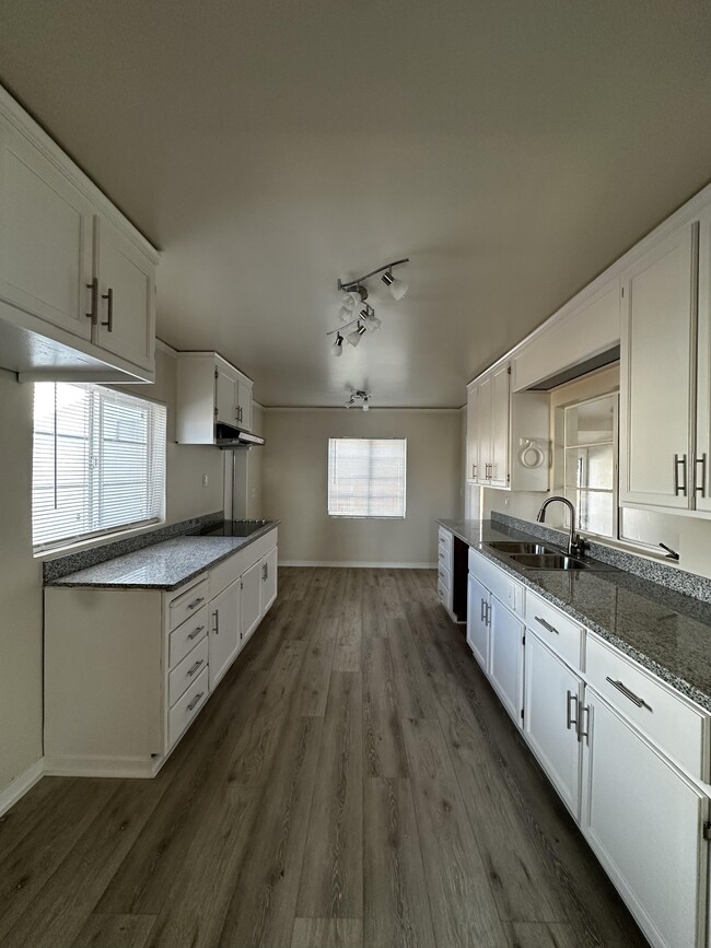 Building Photo - 2026 W Ave 134th