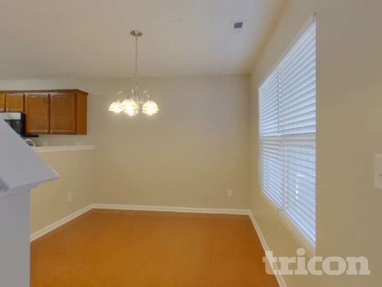 Building Photo - 9425 Macquarie Ln