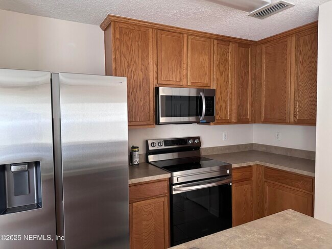 Building Photo - 1500 Calming Water Dr