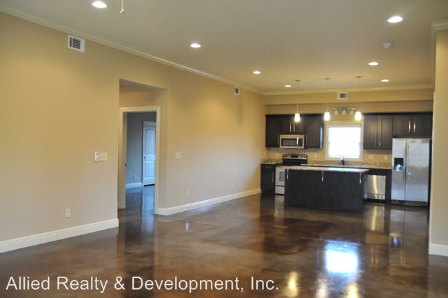 Building Photo - 5 br, 5 bath Apartment - 497 Wesley Place A-B