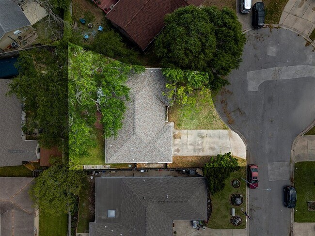 Building Photo - 2512 Azalea Ct