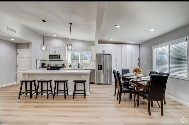 Chef Kitchen - 7745 Geyser Ave