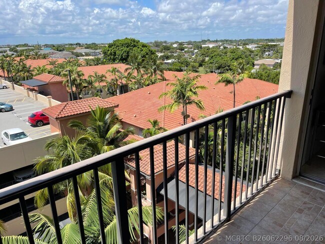 Building Photo - 1801 N Flagler Dr
