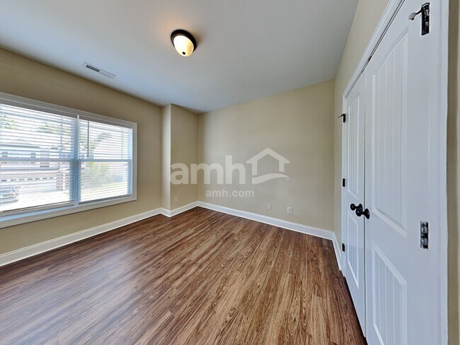 Building Photo - 518 Dawley Dr