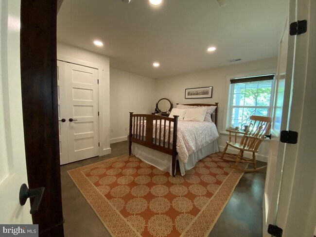 Building Photo - 15623 Sabine Hall Pl