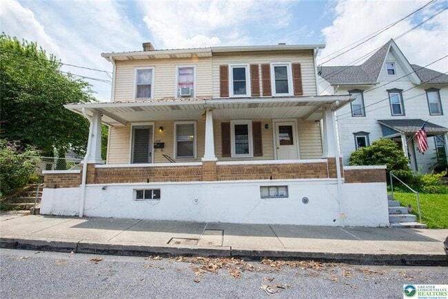 Building Photo - 308 S 5th St