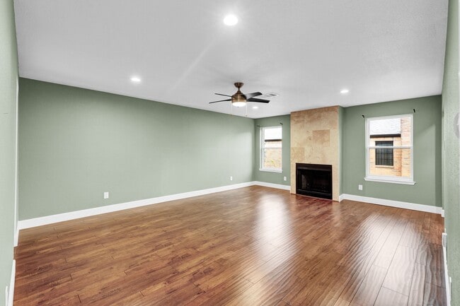 Building Photo - 9800 Pagewood Ln