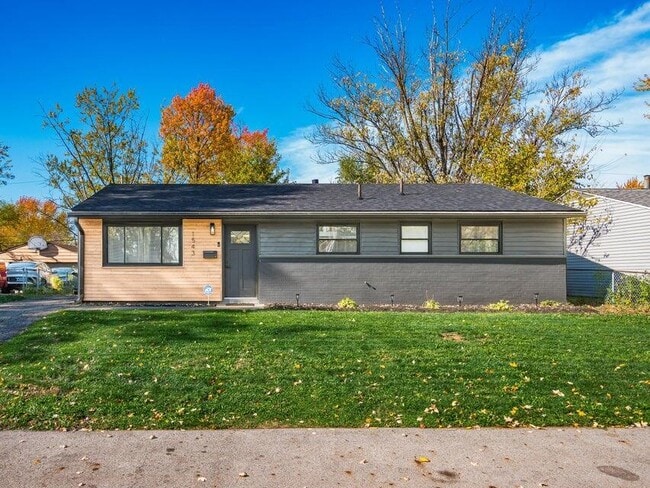 Building Photo - 1543 S Hamilton Rd