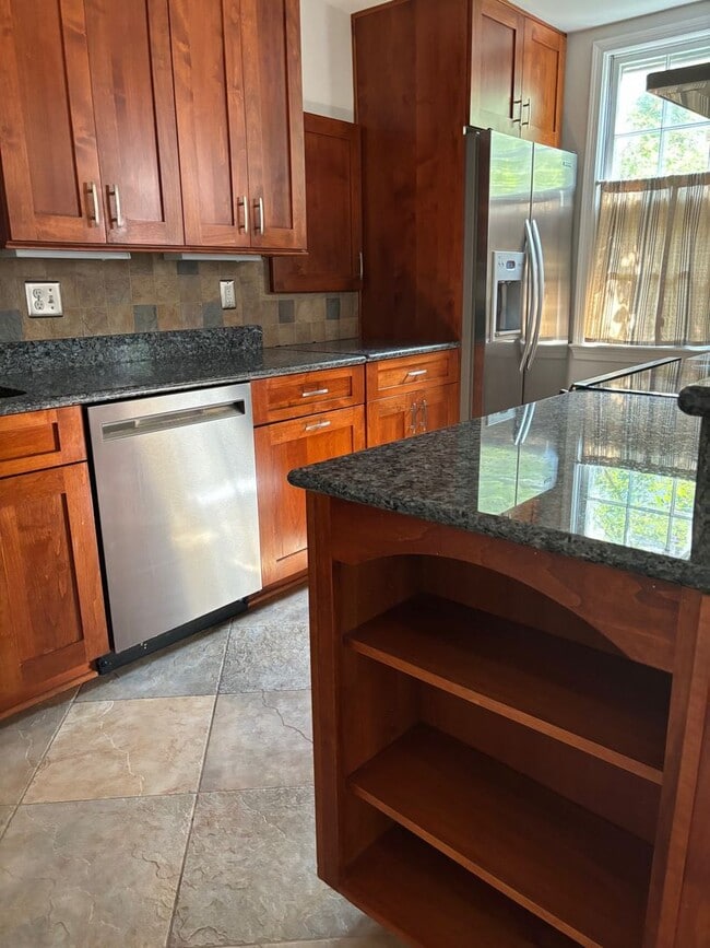 Building Photo - 1037 N Pitt St