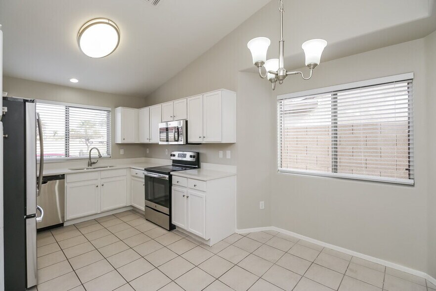 Building Photo - 30365 Maple Chase Dr