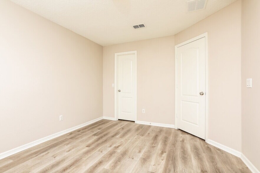 Building Photo - 4408 Creeks Run Blvd