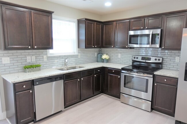 Building Photo - 1002 Whirlaway Cir