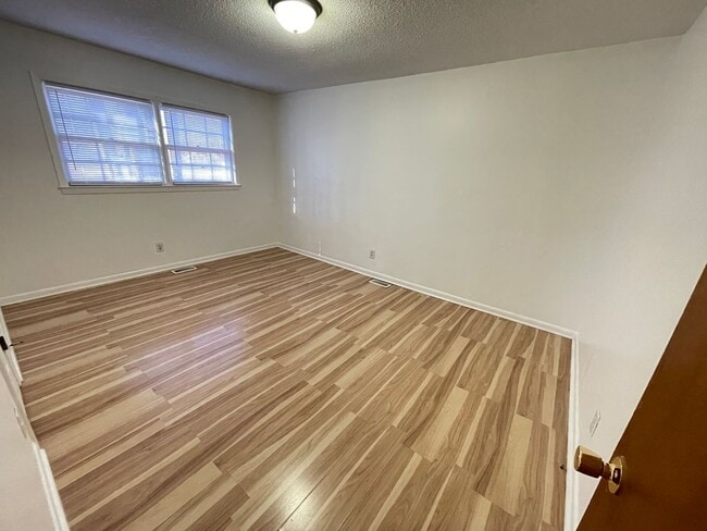 Building Photo - Fantastic location near downtown Pittsboro for this 2br duplex !