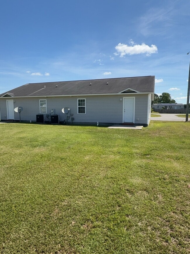 Building Photo - 206 Angus Ln