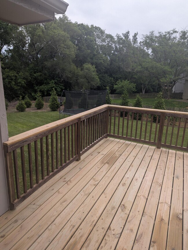 Building Photo - 807 Panther Valley