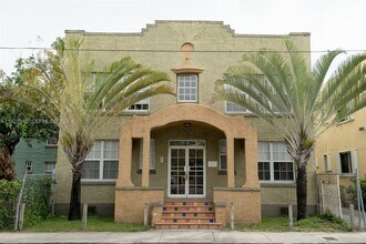 Building Photo - 237 NW 10th Ave