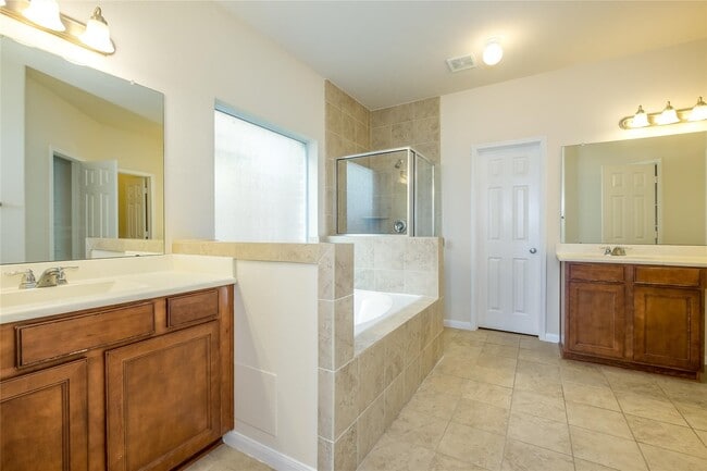 Building Photo - 8919 Inglebrook Ln