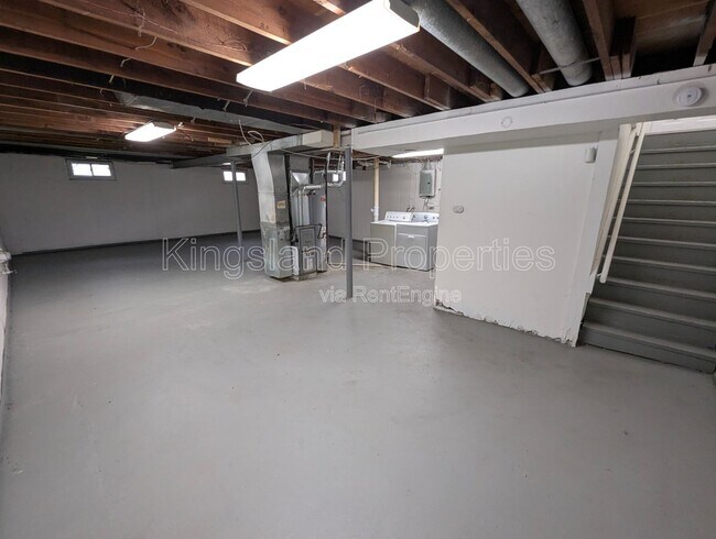 Building Photo - 11891 Bridgevale Ave