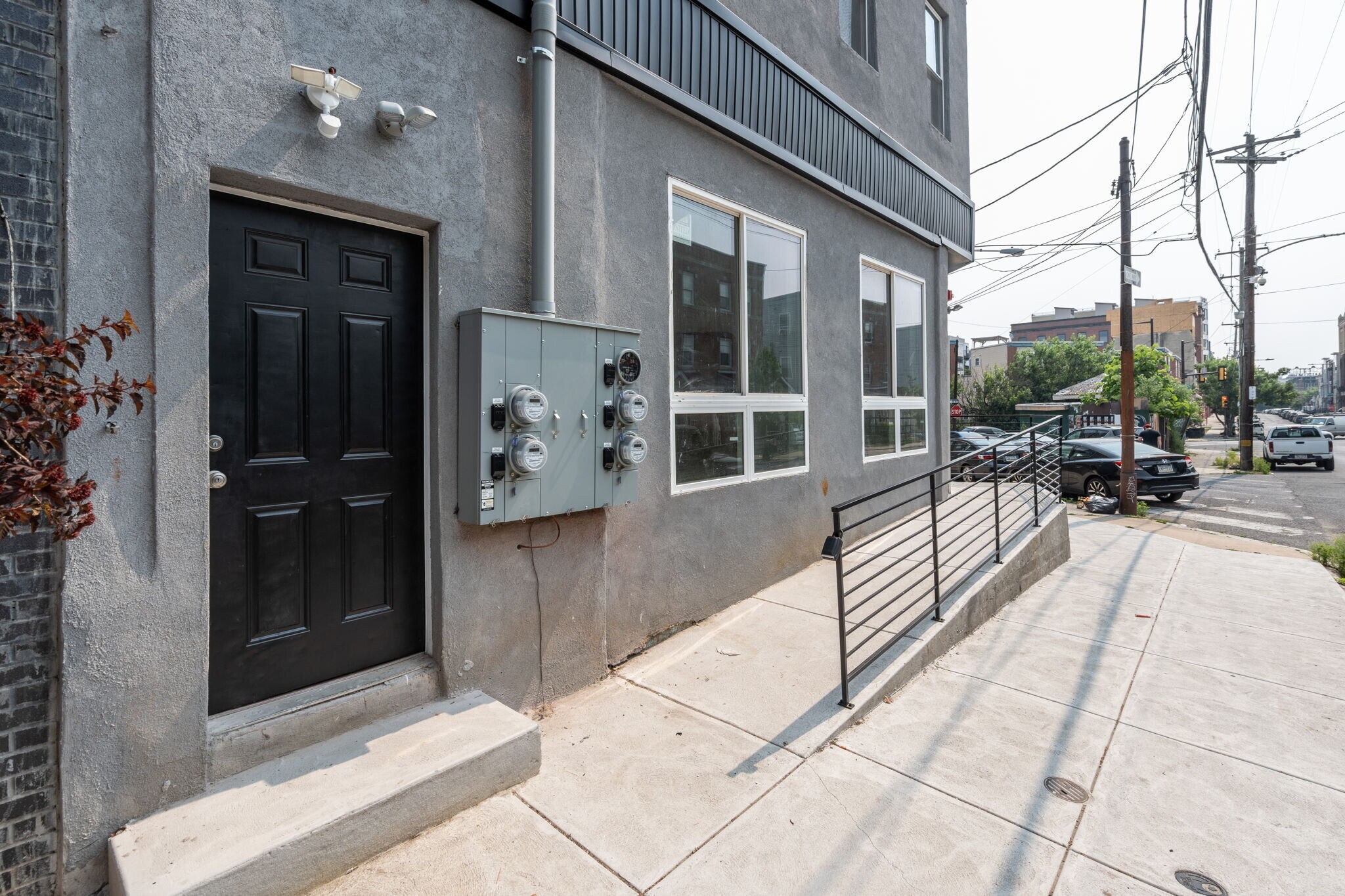 Building Photo - 1801 Poplar St
