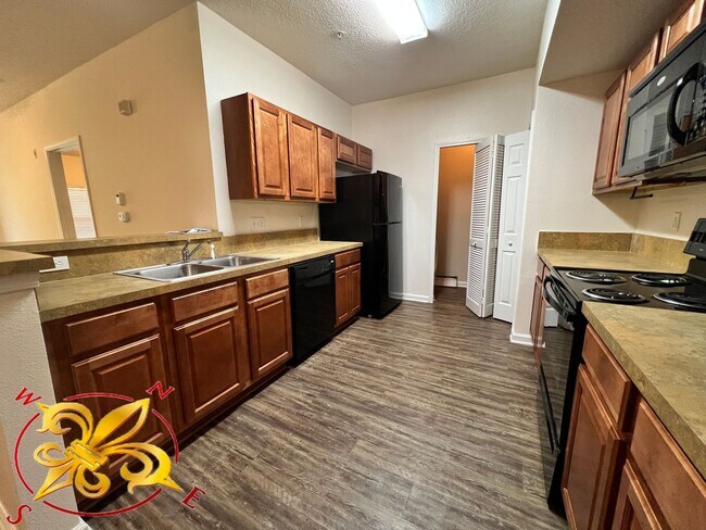 Building Photo - Willow Ridge 2/2 Downstairs Condo