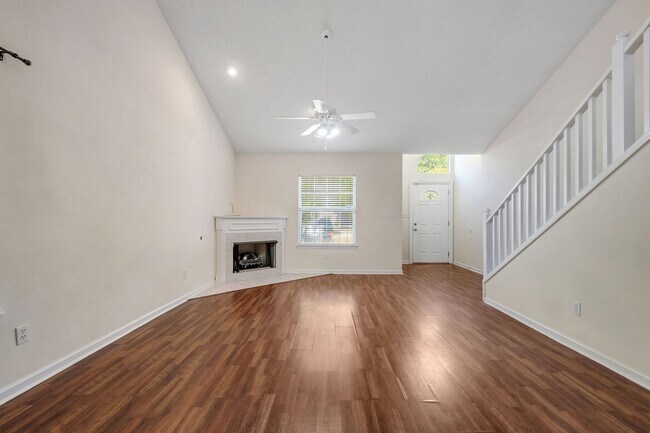 Building Photo - 3056 Royal Palm Way