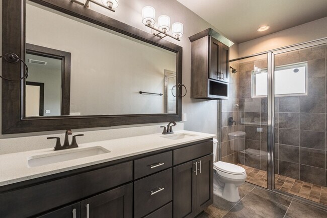 Building Photo - A Very Beautiful and Spacious 3 Bedroom 2 Bath in Yukon