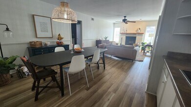 Building Photo - GORGEOUS 3Bed/2Bath Home w/Pool in NORTH GLEN SQUARE