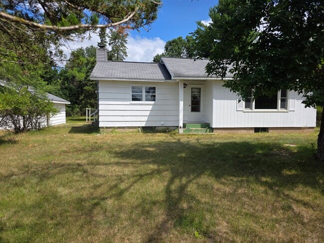 Building Photo - 2 Bed 1 Bath in Nekoosa