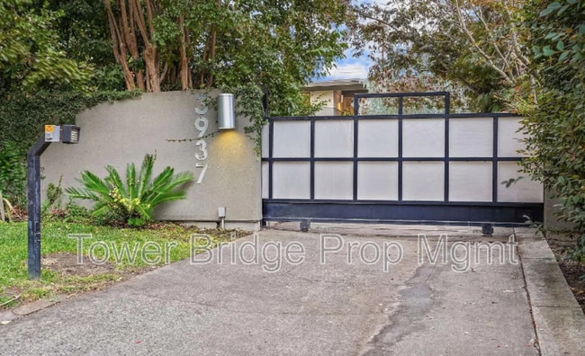 Building Photo - 3937 Orangewood Dr