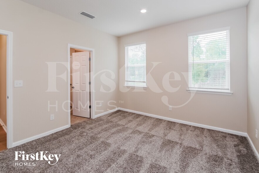 Building Photo - 9787 Bridgeway Ave