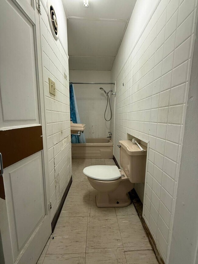 Building Photo - 11339 S Langley Ave