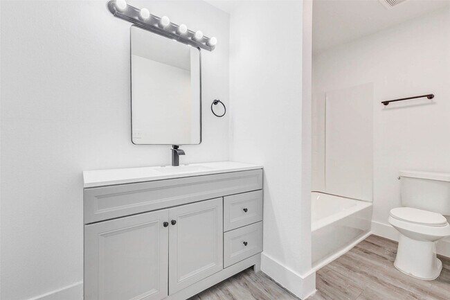 Building Photo - 8505 Denby St