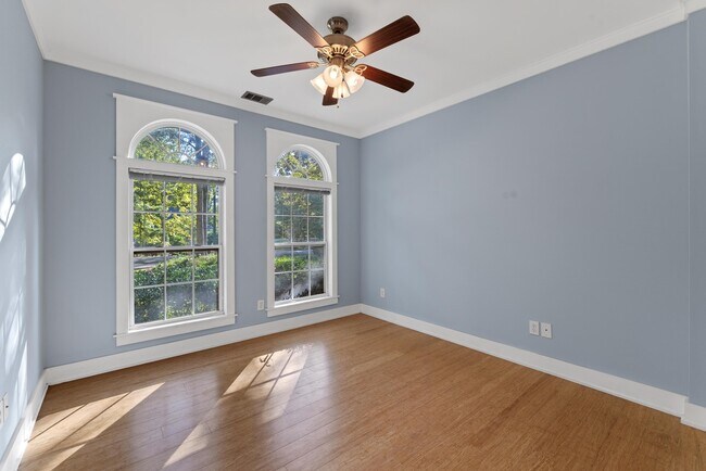 Building Photo - 129 Moudy Ln