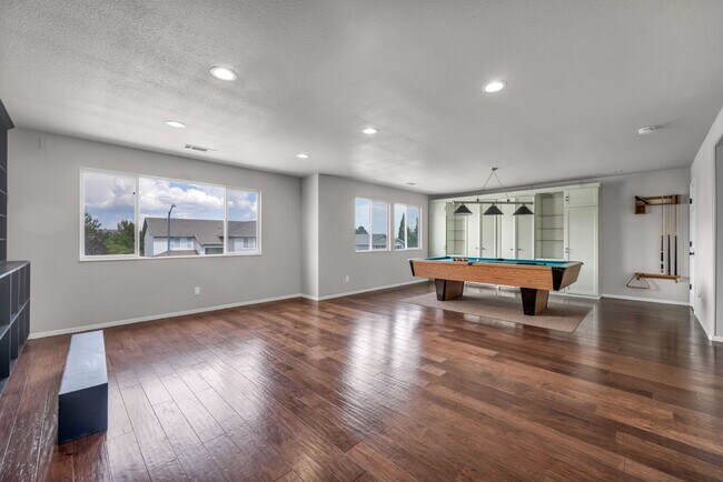 Building Photo - 4360 Great Falls Loop