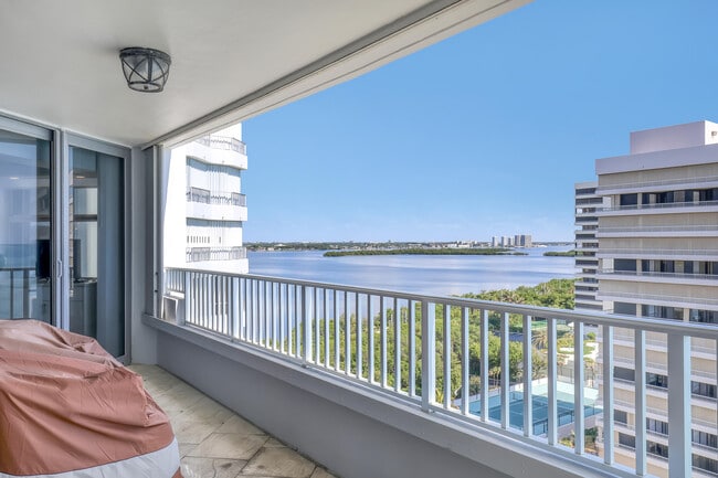 Building Photo - 5200 N Ocean Dr