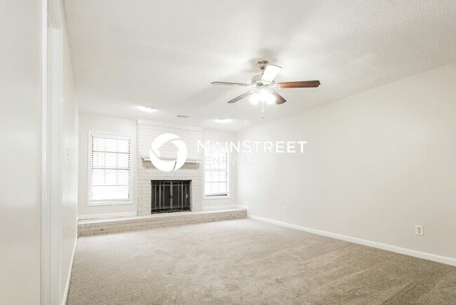 Building Photo - 4 Bedroom Pet-Friendly Home in Cordova, TN with Main Street Renewal