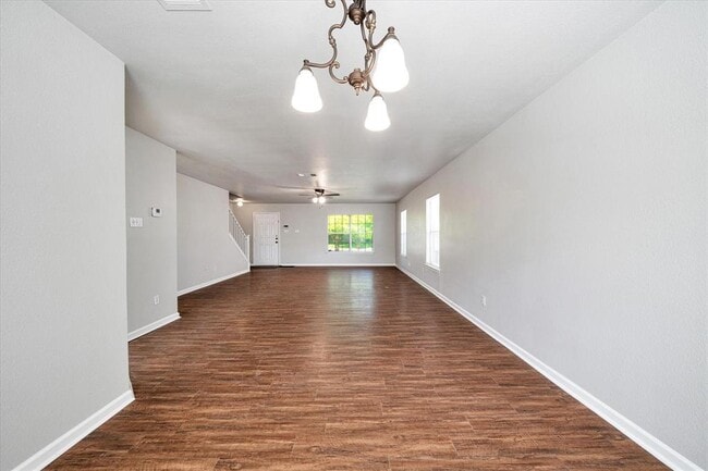 Building Photo - 1701 Balsam Way